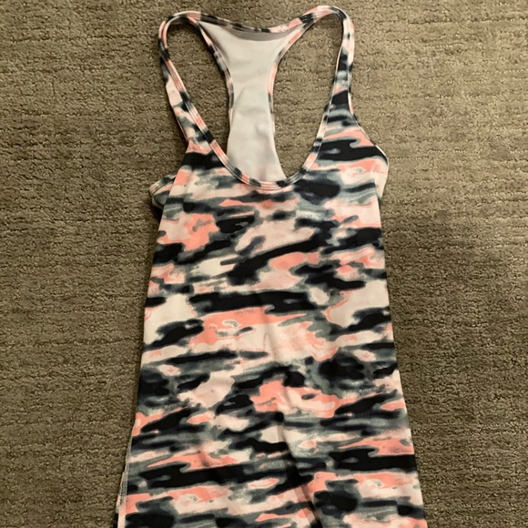 Lulu Lemon Racerbank Tank - Picture 2 of 2